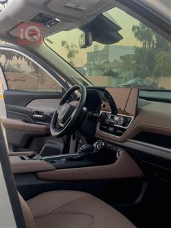 تۆیۆتا گراند هایلاندەر